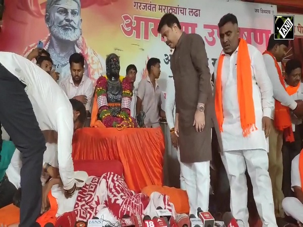 BREAKING! Maratha reservation activist Manoj Jarange Patil breaks his hunger strike