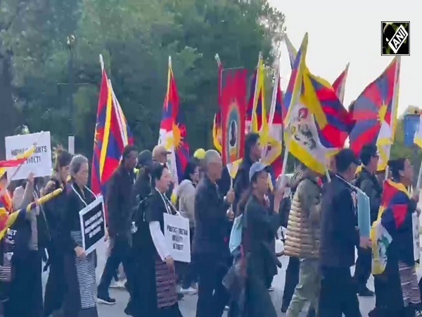 “We want China out of Tibet” Tibetans protest outside The White House amid Xi Jinping’s US visit