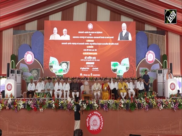 HM Amit Shah, Gujarat CM Bhupendra Patel, flags off India’s first LNG-Diesel Dual-Fuel Train