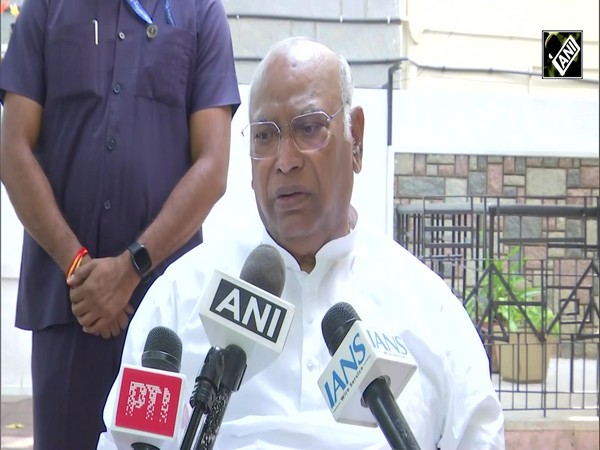 Mallikarjun Kharge alleges ‘undeclared emergency’, announces meeting with CJI amid CEC uproar