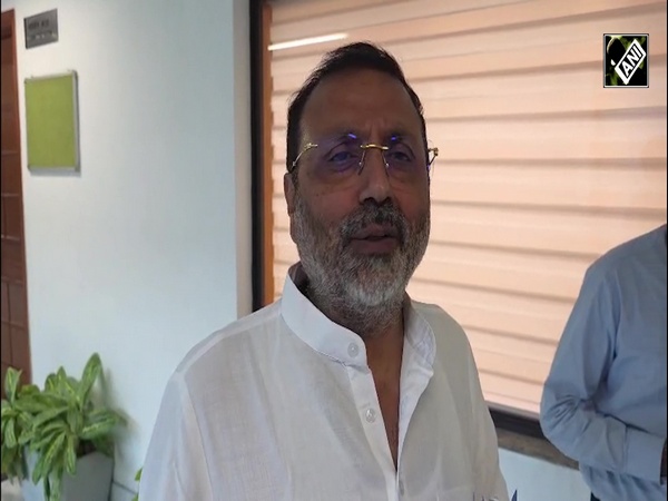 "पागल से भी बड़ा पागल है", Nishikant Dubey Slams Rahul Gandhi Over Opposition March to Supreme Court