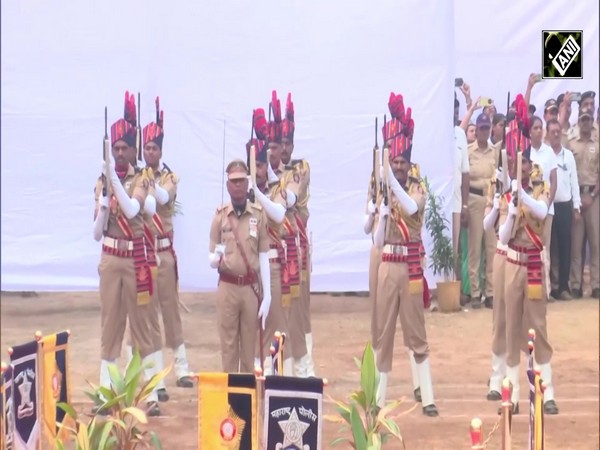 CM Devendra Fadnavis Attends Police Commemoration Day, Pays Tribute to Fallen Police Personnel