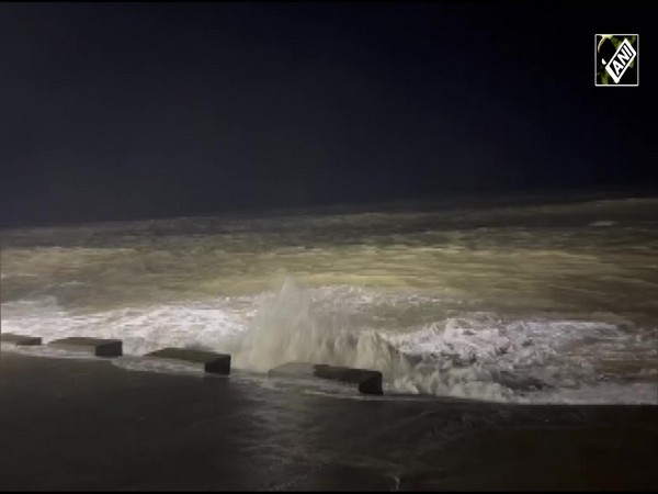 Cyclone Arnab Hits India: Landfall begins, strong winds and heavy rain lash coast