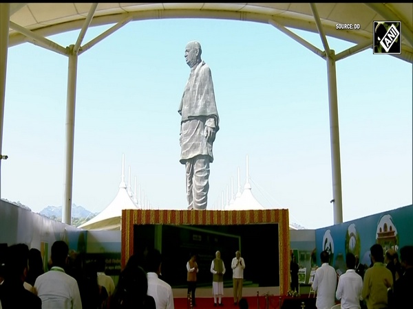 PM Modi Inaugurates Development Projects Worth ₹400 Cr, Lays Foundation for More in Ekta Nagar