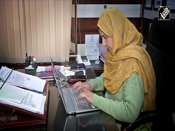 Sadia Bhat creates history by launching Kashmir’s first women-led cab service, inspiring change