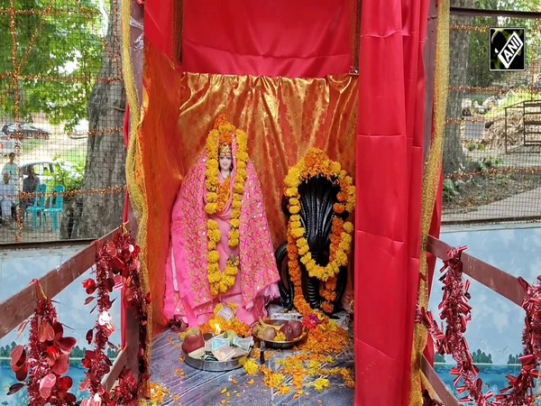Kashmiri Pandits perform Hawan at Wasak Nag after 40 years, marking return to revered Valley shrine