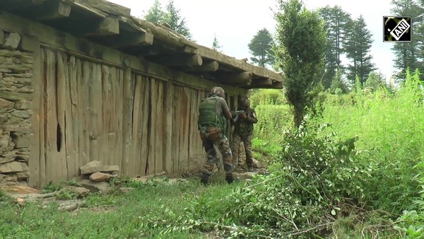 Indian Army foils infiltration bid in Uri sector, one soldier killed in line of duty: Indian Army
