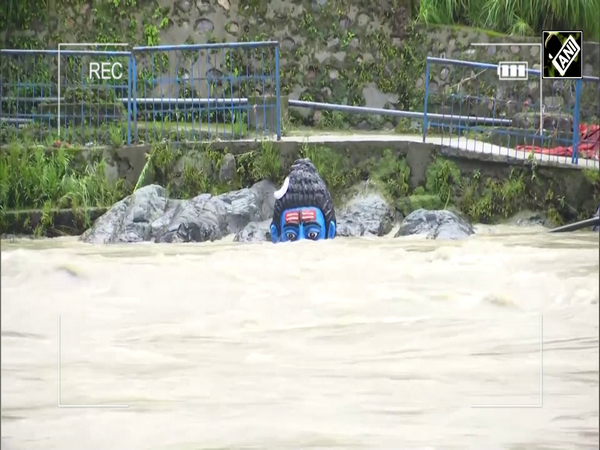 Water level of Alaknanda river rises, submerging small temples, Lord Shiva’s statue in Rudraprayag