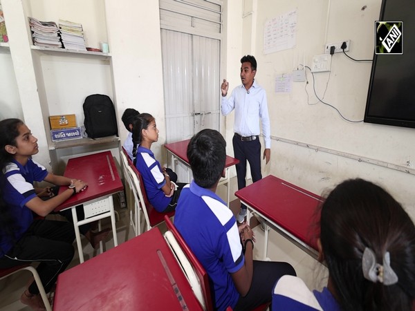 Gujarat teacher turns social science into riddle challenge