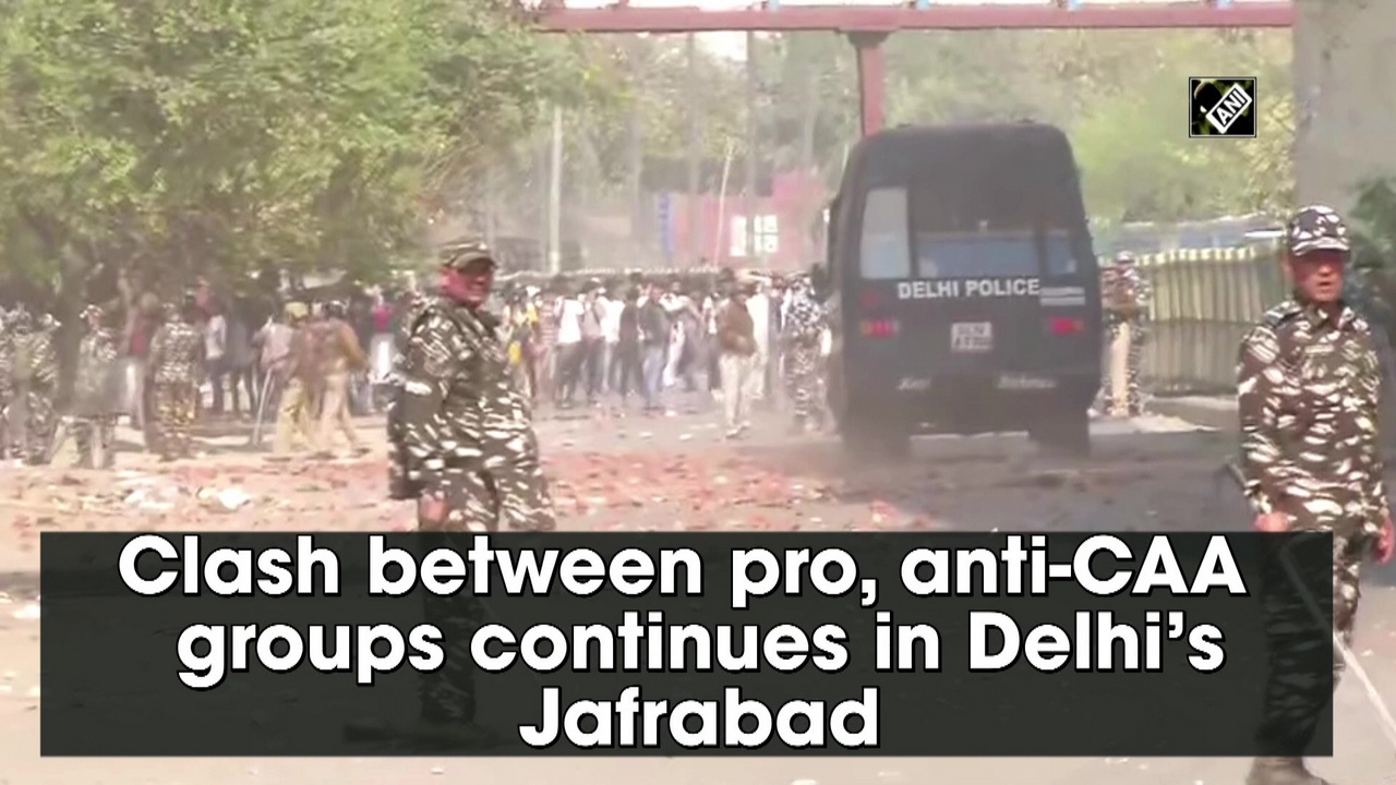 Clash between pro, anti-CAA groups continues in Delhi’s Jafrabad