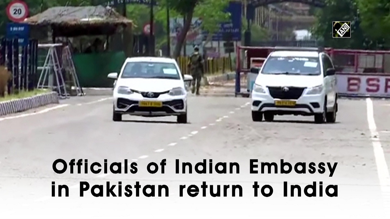 Officials of Indian Embassy in Pakistan return to India