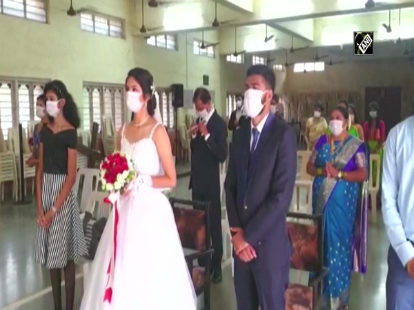 Newly-weds donate 50 beds to COVID care centre in Mumbai