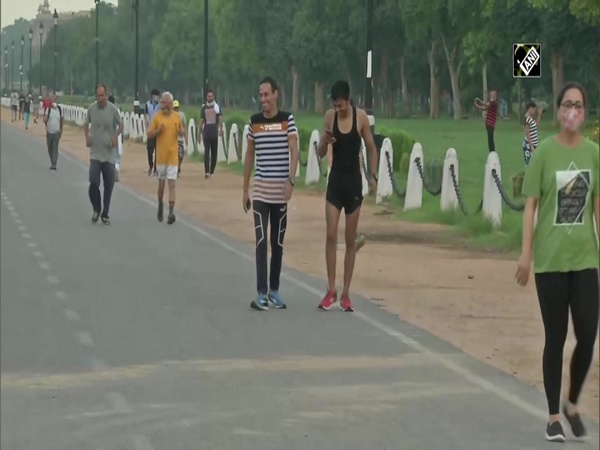 Delhiites flock to India Gate for morning walk, exercise