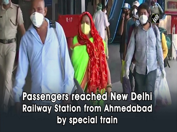Passengers reached New Delhi Railway Station from Ahmedabad by special train