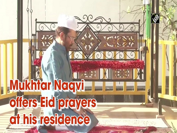 Mukhtar Naqvi offers Eid prayers at his residence